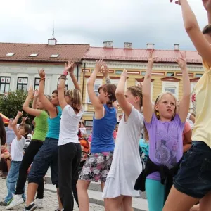 Zdjęcie tańce latynoamerykańskie i regionu sieradzkiego 16