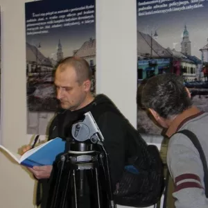 Zdjęcie "ŚREDNIOWIECZNY I NOWOŻYTNY RYNEK W SIERADZU w świetle ratowniczych badań archeologicznych" 11