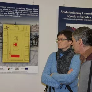 Zdjęcie "ŚREDNIOWIECZNY I NOWOŻYTNY RYNEK W SIERADZU w świetle ratowniczych badań archeologicznych" 9