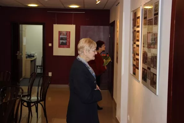 Zdjęcie Otwarcie wystawy pocztówek i kart telefonicznych 1